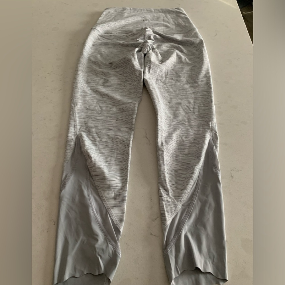 Lululemon white/grey Size 4 Leggings